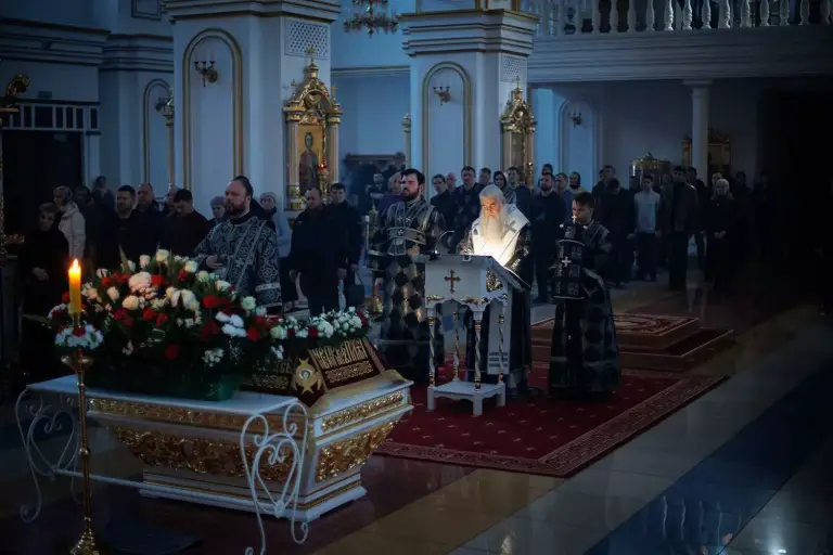 Утреня с чином погребения Спасителя в Спасо-Вознесенском кафедральном соборе г. Ульяновска
