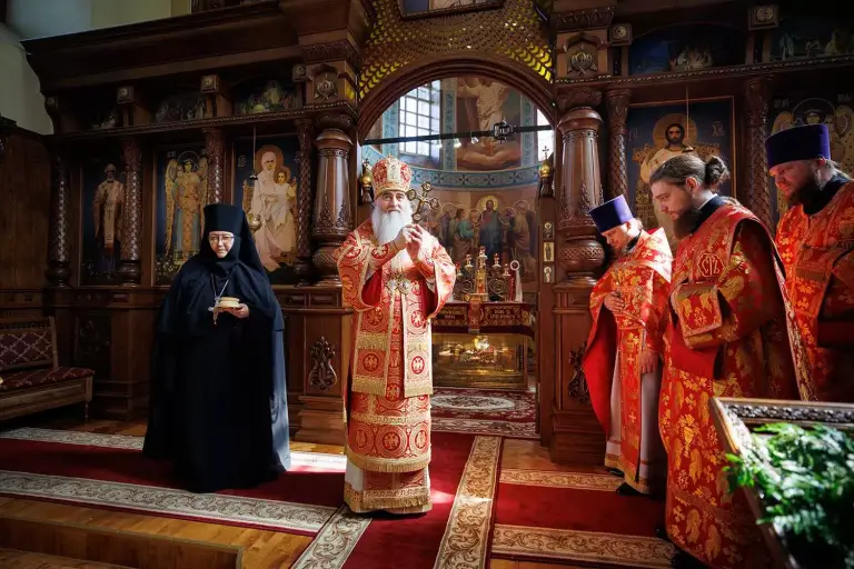 Божественная литургия в женском монастыре Архангела Михаила с. Комаровка