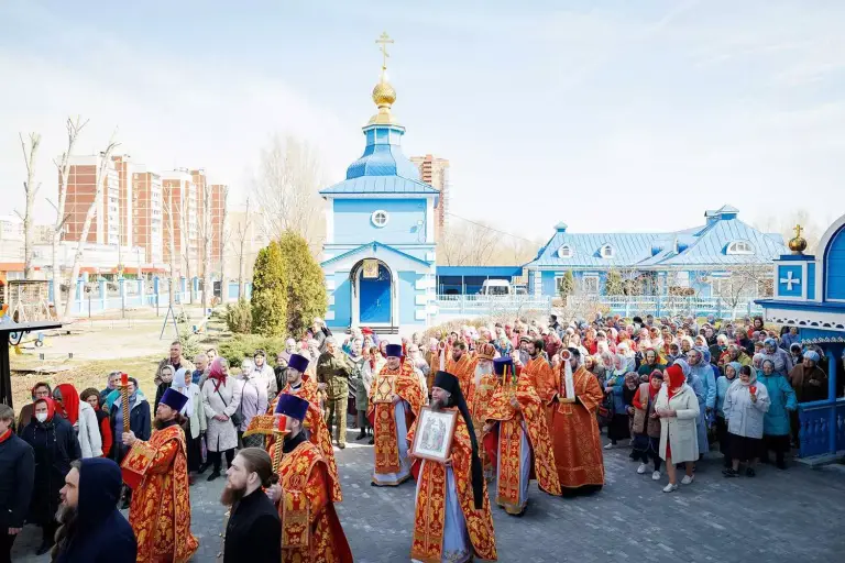 Божественная литургия в храме в честь Благовещения Пресвятой Богородицы г. Ульяновска
