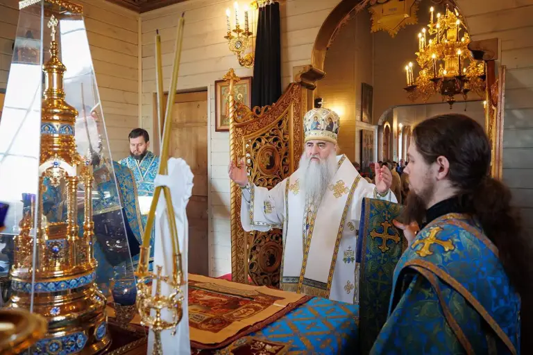 Божественная Литургия в храме в честь Благовещения Пресвятой Богородицы Ульяновска