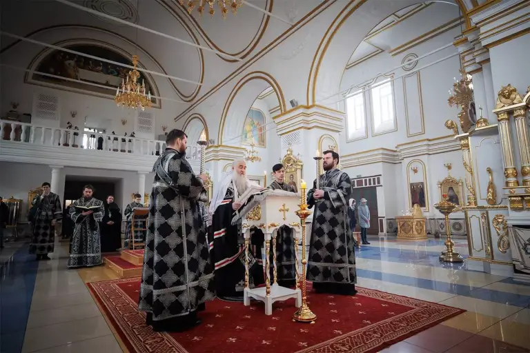 Царские часы в Спасо-Вознесенском кафедральном соборе г. Ульяновска