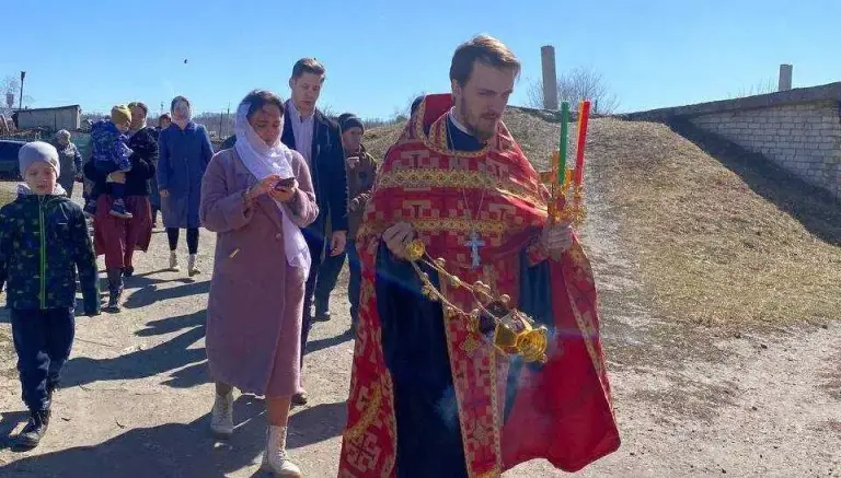 В храме в честь иконы Божией Матери «Умиление» в поселке Плодовый состоялась первая Божественная литургия