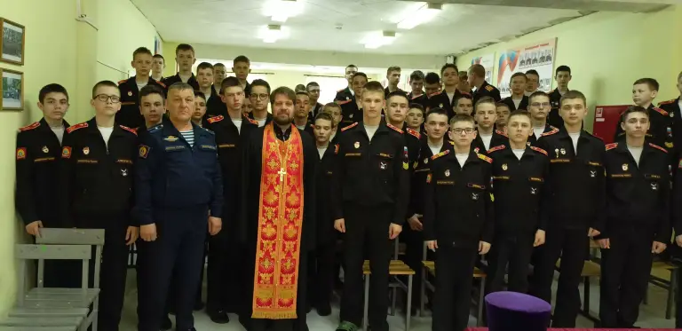 Священник встретился с воспитанниками Ульяновского суворовского военного училища
