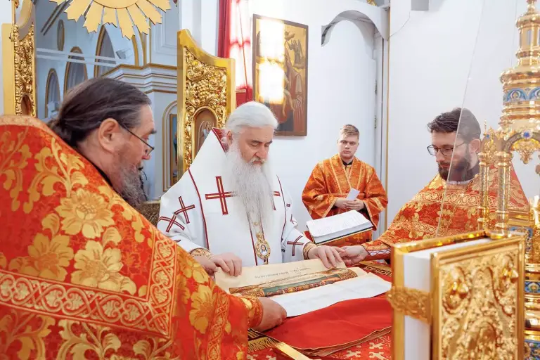 Божественнаая литургия в Спасо-Вознесенском кафедральном соборе г. Ульяновска