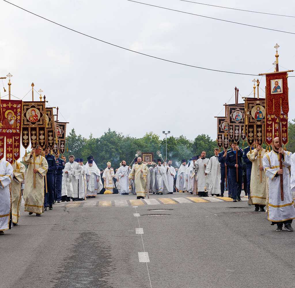 В день Собора Симбирских святых в Ульяновске встретили почитаемую икону