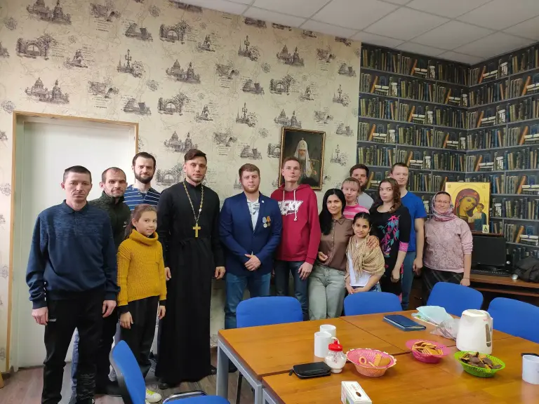 Православная молодежь встретилась с участником СВО