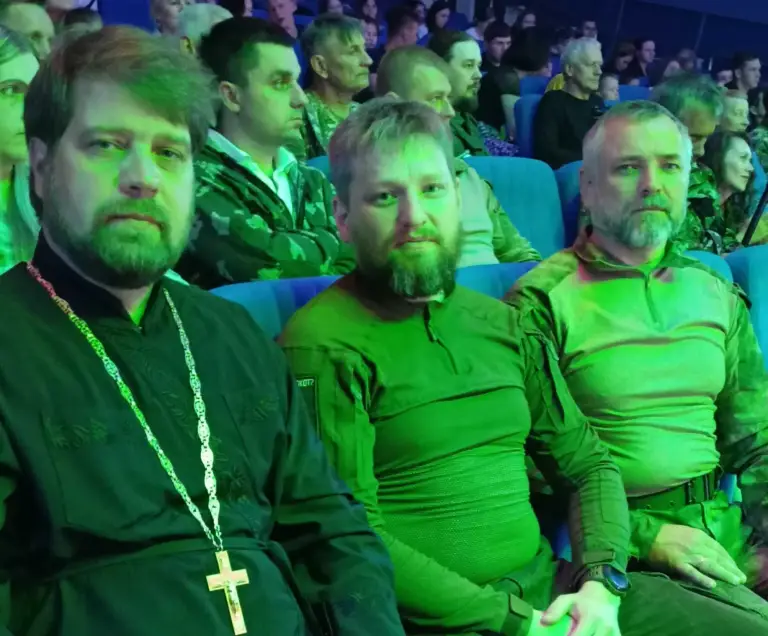 Священник Симбирской епархии благословил выпускников центра «Рокот» на воинское служение