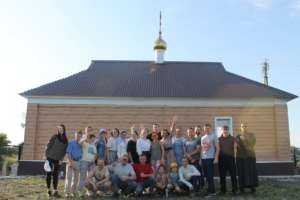 Православные добровольцы совершили трудовой выезд для помощи храму в селе Березовка
