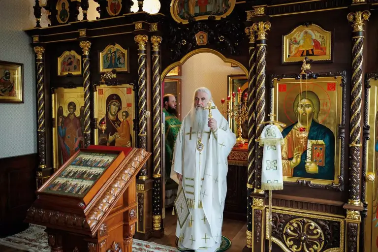 Божественная литургия в храме во имя святых новомучеников и исповедников Церкви Русской при Архиерейской резиденции г. Ульяновска