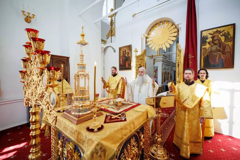 Божественная литургия в Спасо-Вознесенском кафедральном соборе г. Ульяновска
