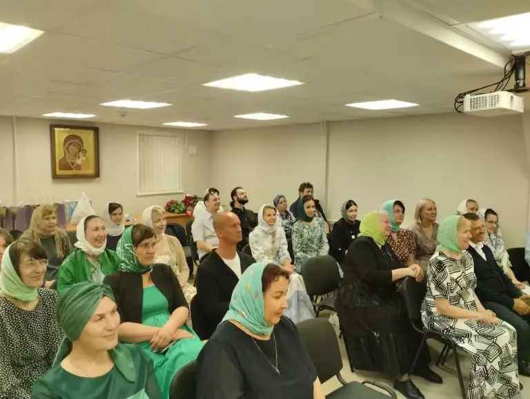 Выпускники катехизаторских курсов получили дипломы