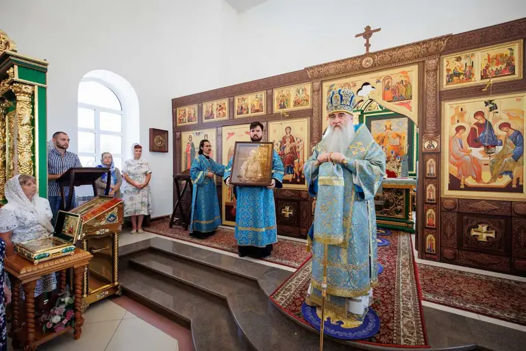 Божественная литургия в храме во имя Святой Живоначальной Троицы г. Новоульяновска