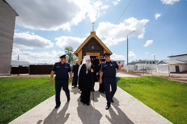 Митрополит Лонгин совершил Великое освящение храма в честь иконы Божией Матери «Споручница грешных»