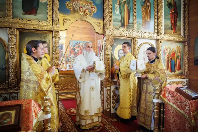 Божественная литургия в храме Архангела Михаила с. Мордовский Белый Ключ