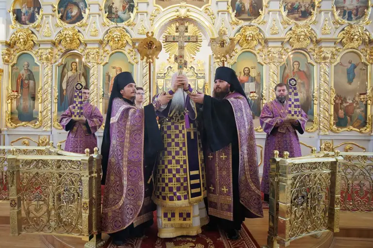 Чин изнесения креста в Спасо-Вознесенском кафедральном соборе г. Ульяновска