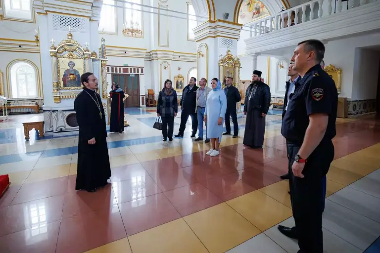 Руководители отделов и сотрудники УМВД Ульяновской области посетили храмы Ульяновска