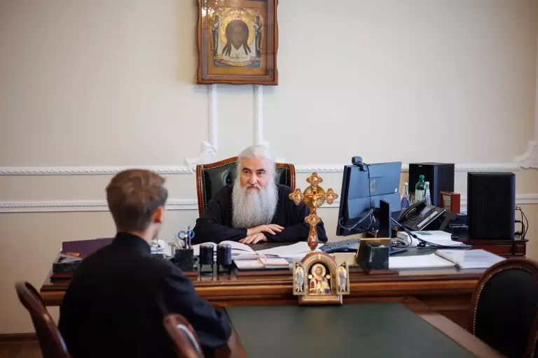 Митрополит Лонгин провел собеседование с абитуриентами Центра подготовки церковных специалистов