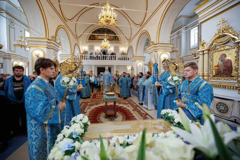 «Во Успении мира не оставила еси, Богородице»