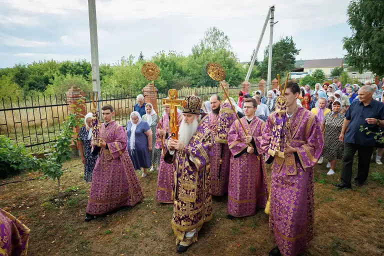 Божественная литургия в храме в честь Казанской иконы Божией Матери с. Кивать