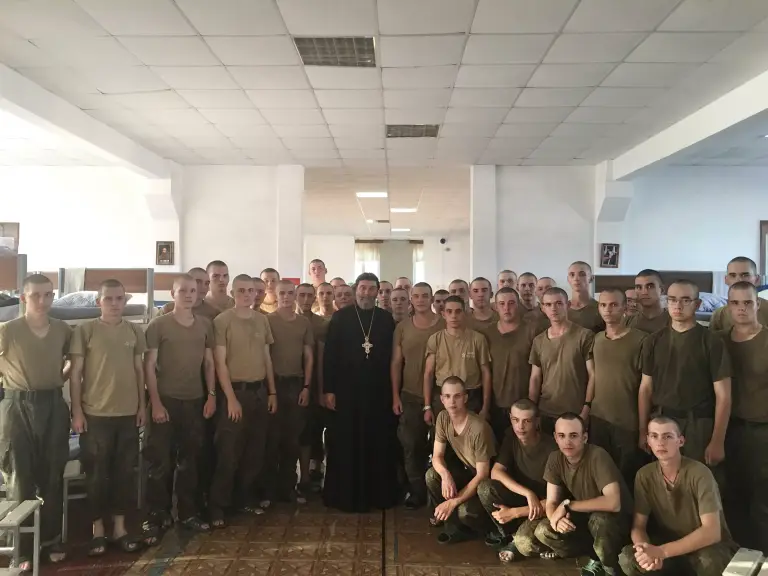 Священник встретился с курсантами
