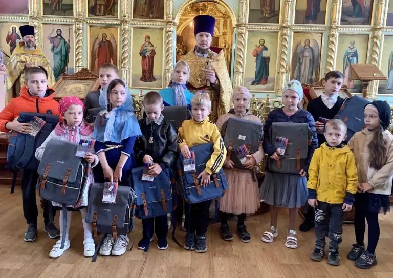 Рюкзаки и наборы канцтоваров: в храмах Симбирской епархии прошла благотворительная акция