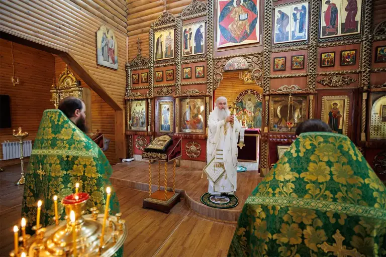 Божественная литургия в храме в честь Всех Святых г. Ульяновска