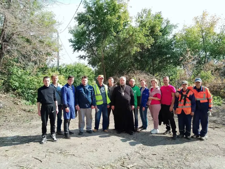 На месте захоронения репрессированных прошел большой субботник