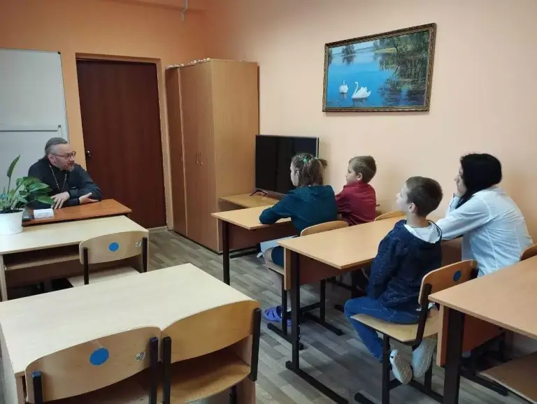 Священник встретился с воспитанниками реабилитационного центра «Открытый дом»