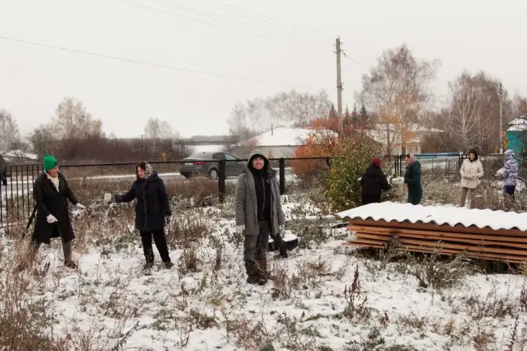 Участники православного молодежного движения совершили очередной трудовой выезд в с. Березовка