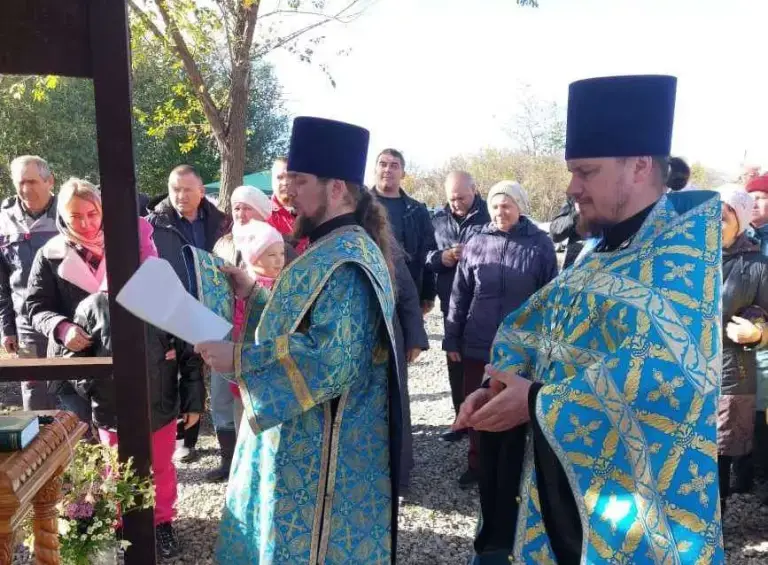 Освящен источник в деревне Елизаветино