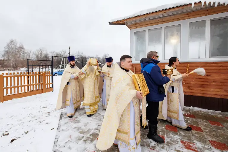 Митрополит Лонгин освятил Никольский храм в с. Белое озеро