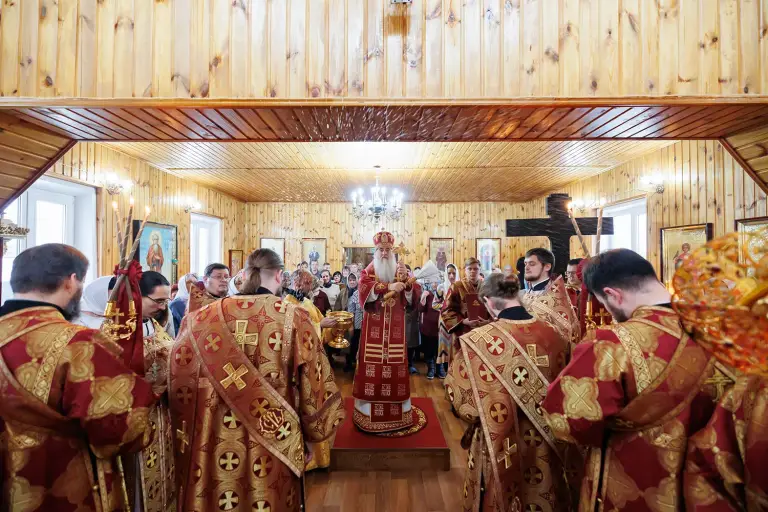 Божественная литургия в храме в честь Живоначальной Троицы р. п. Цильна