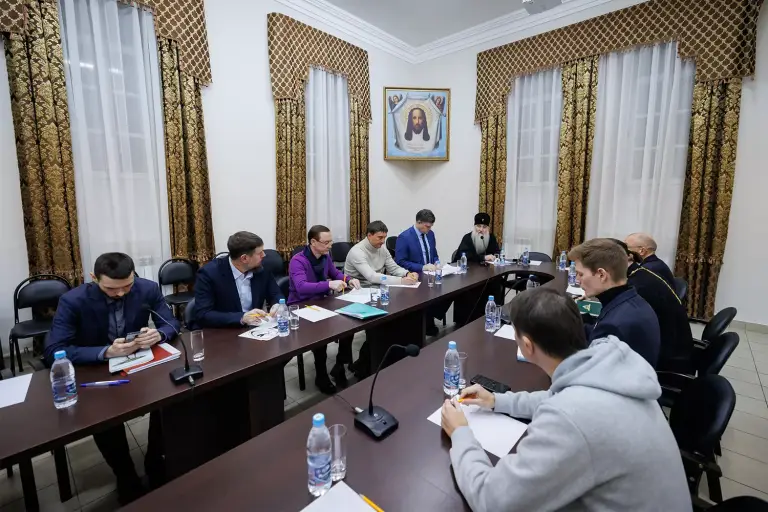 Митрополит Лонгин возглавил заседание регионального отделения ВРНС