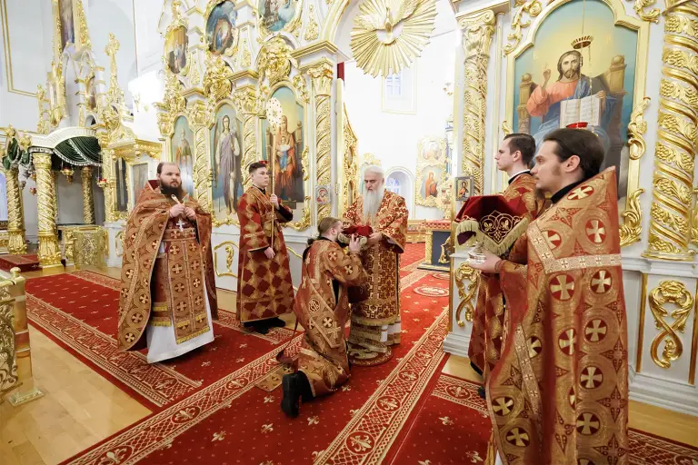 Божественная литургия в Спасо-Вознесенском кафедральном соборе г. Ульяновска