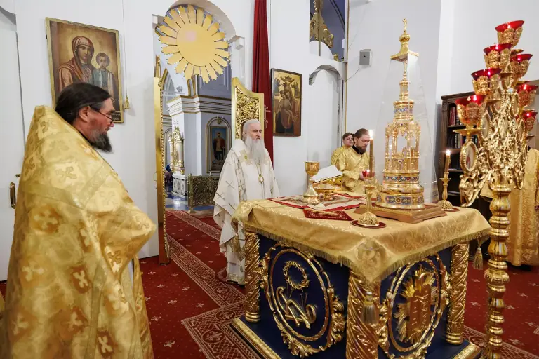 Божественная литургия в Спасо-Вознесенском кафедральном соборе г. Ульяновске