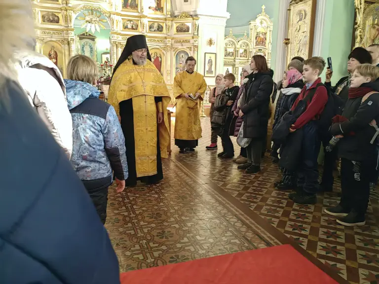 Священник совершил молебен для участников заключительного этапа XX Открытой Всероссийской интеллектуальной олимпиады «Наше наследие»