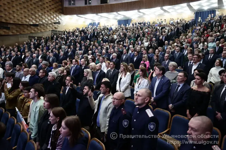 Благочинный посетил концерт ко дню образования Ульяновской области