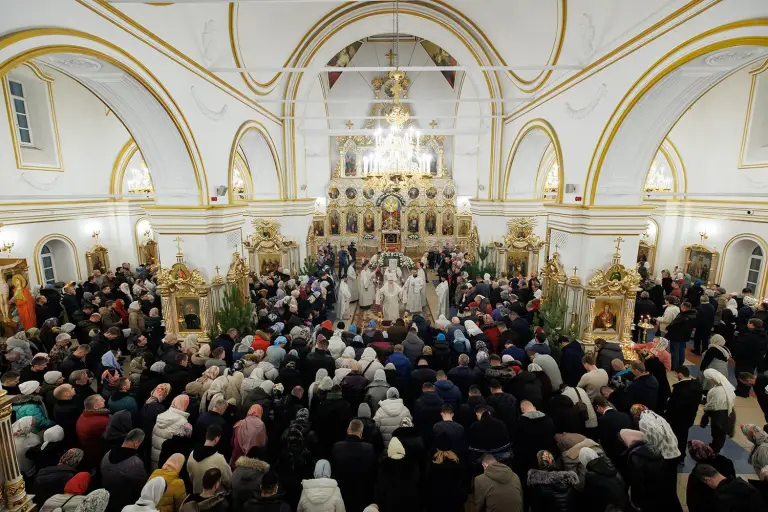 Божественная литургия в Спасо-Вознесенском кафедральном соборе г. Ульяновска
