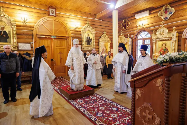 Божественная литургия в храме во имя бессребреников Космы и Дамиана при областной клинической больнице г. Ульяновска