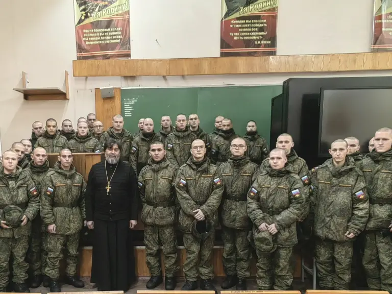 Священник Симбирской епархии поздравил курсантов с Рождеством