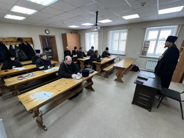 В благочиниях Симбирской епархии прошли собрания духовенства