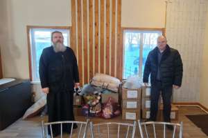 Настоятель Сретенского храма г. Ульяновска передал гуманитарную помощь для военнослужащих