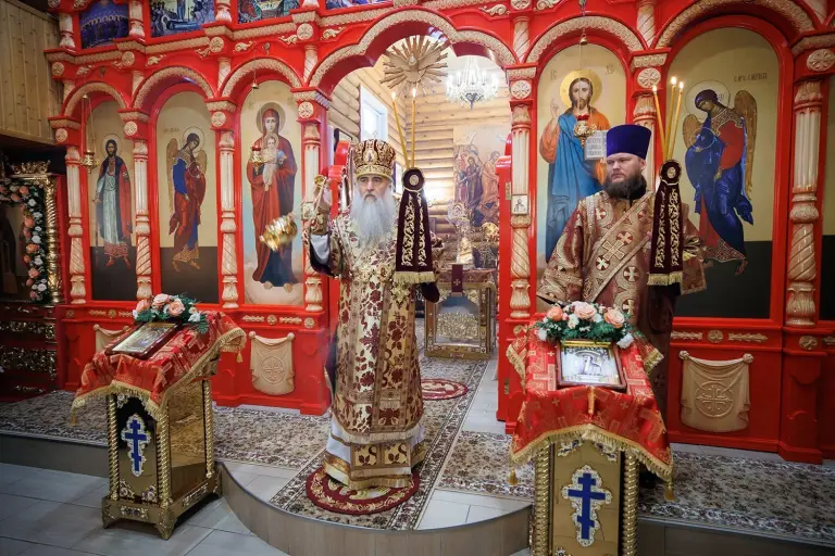 Божественная литургия на Архиерейском подворье — в храме во имя святых бессребреников и чудотворцев  Кира и Иоанна г.Ульяновска