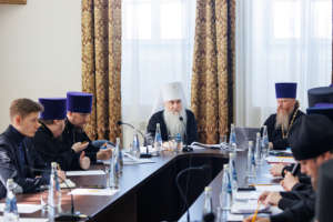 Митрополит Лонгин возглавил расширенное заседание Епархиального совета