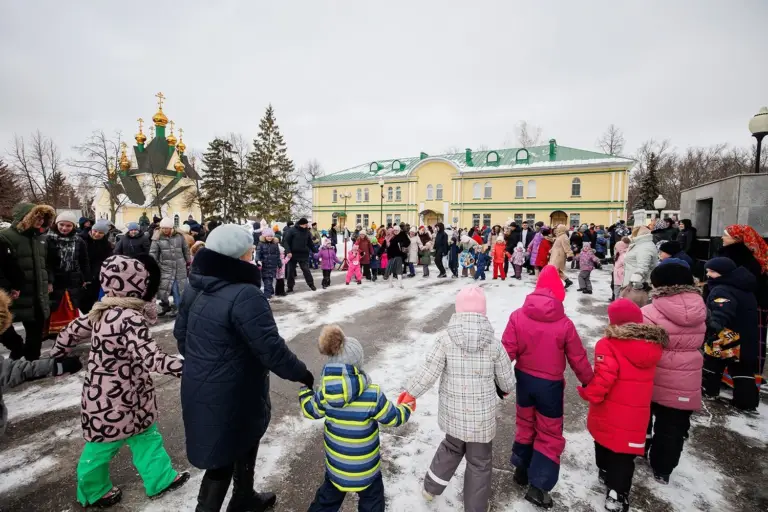 На территории Спасо-Вознесенского собора прошел зимний детский праздник