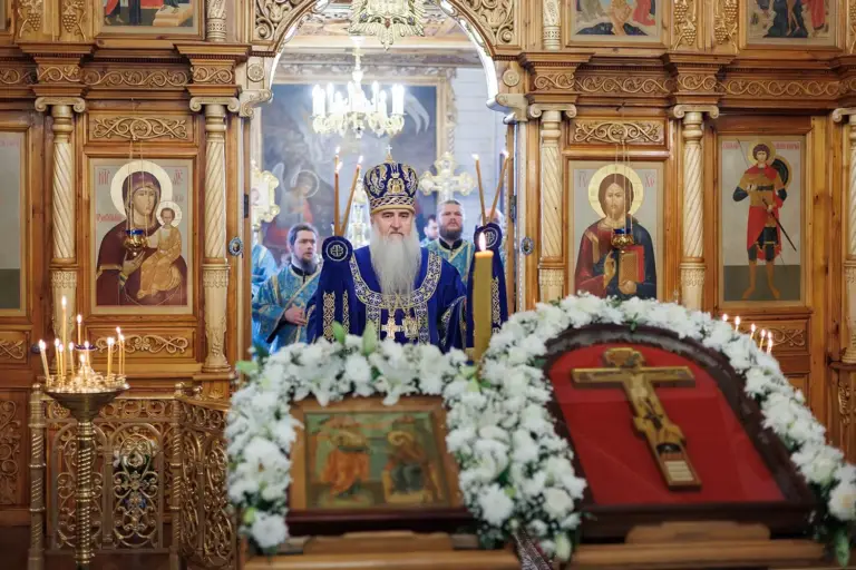 Начало нашего спасения: Церковь празднует Благовещение Пресвятой Богородицы и Неделю Крестопоклонную