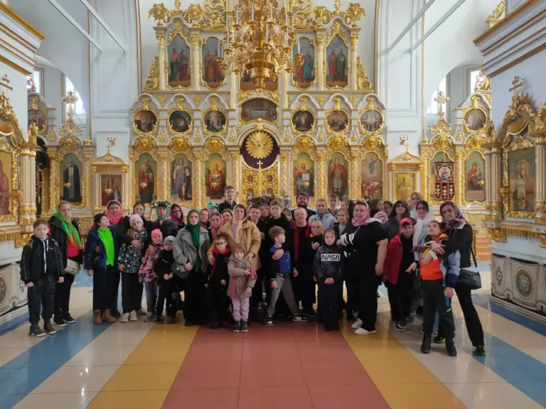 Жители Белгородской области посетили кафедральный собор и женский монастырь