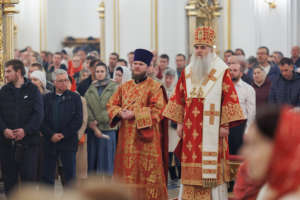 Пасхальное богослужение в Спасо-Вознесенском кафедральном соборе г. Ульяновска