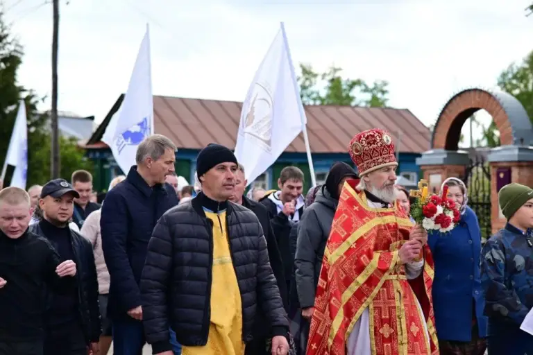 В поселке Мостовая Слобода был совершен крестный ход