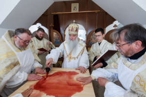 Митрополит Лонгин освятил Крестовоздвиженский храм в селе Смышляевка